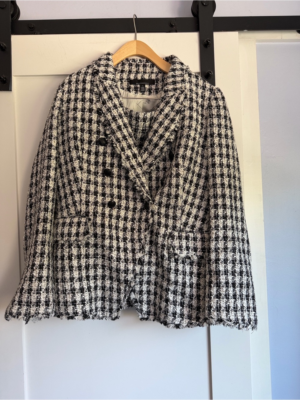 White House Black Market Black & White Houndstooth Blazer